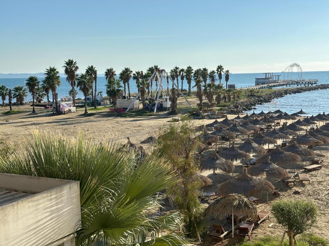 Beach View! Seaside Apartment ドゥラス エクステリア 写真